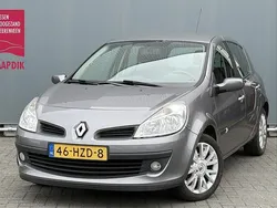 Grijs Gebruikt 2009 Renault Clio II Collection Hatchback | € 2.950 (Eerlijke prijs)