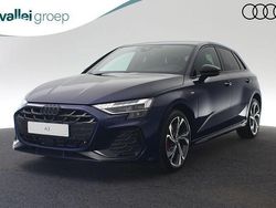 Blauw Nieuw 2025 Audi A3 Sportback Competition Hatchback | € 54.675
