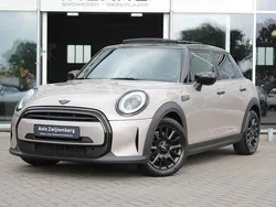 Grijs Gebruikt 2022 Mini Cooper Classic Hatchback | € 27.450 (Iets duurder)