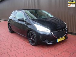 Zwart Gebruikt 2014 Peugeot 208 Access Hatchback | € 2.750 (Goede deal)