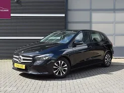 Zwart Gebruikt 2021 Mercedes B180 Business MPV | € 24.450 (Eerlijke prijs)