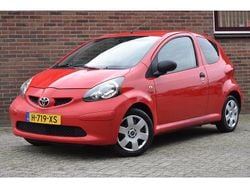 Rood Gebruikt 2007 Toyota Aygo Hatchback | € 1.449 (Eerlijke prijs)