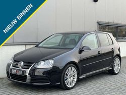 Zwart, metallic lak Gebruikt 2006 VW Golf V R Hatchback | € 15.995 (Duur)