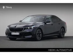 M carbonschwarz metallic (zwart metallic) Gebruikt 2024 BMW i5 Comfort Edition Sedan | € 61.440