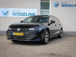 Zwart Gebruikt 2025 VW Passat Business Stationwagen | € 42.892 (Duur)