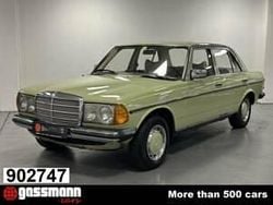 Groengrün Gebruikt 1978 Mercedes 200 Sedan | € 7.000
