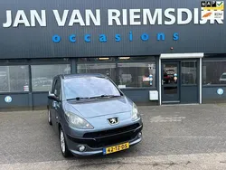 Grijs Gebruikt 2007 Peugeot 1007 Hatchback | € 2.595 (Iets duurder)