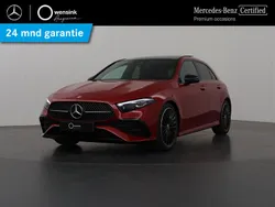 Rood, metallic lak Nieuw 2025 Mercedes A180 Business Hatchback | € 44.850 (Iets duurder)