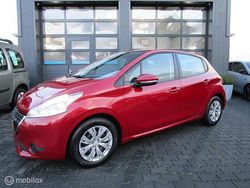 Rood Gebruikt 2013 Peugeot 208 Active Hatchback | € 4.450 (Eerlijke prijs)