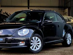 Zwart Gebruikt 2015 VW Beetle Design Hatchback | € 11.950 (Eerlijke prijs)