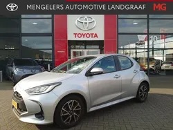 Grijs Gebruikt 2023 Toyota Yaris Hatchback | € 22.450 (Eerlijke prijs)