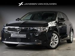 Zwart Gebruikt 2023 Opel Astra Business Edition Hatchback | € 20.895 (Eerlijke prijs)