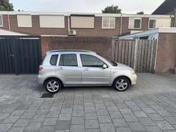 Grijs Gebruikt 2004 Mazda 2 Touring Stationwagen | € 1.100 (Goede deal)