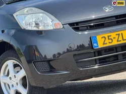 Zwart, metallic lak Gebruikt 2008 Daihatsu Sirion Hatchback | € 3.925 (Goede deal)