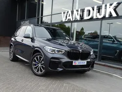 Grijs, metallic lak Gebruikt 2022 BMW X5 M Sport SUV | € 59.850 (Super prijs)
