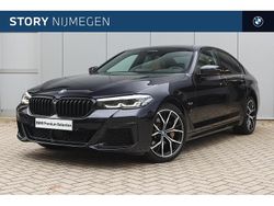 Zwart Gebruikt 2021 BMW 530e Executive Sedan | € 37.450 (Eerlijke prijs)