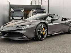 Grijs Gebruikt 2022 Ferrari SF90 Coupé | € 439.950