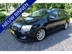 Zwart, metallic lak Gebruikt 2006 Toyota Avensis Executive Stationwagen | € 3.780 (Iets duurder)