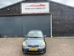 Blauw Gebruikt 2005 Toyota Yaris Hatchback | € 1.750 (Eerlijke prijs)