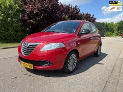 Rood Gebruikt 2013 Lancia Ypsilon Silver Hatchback | € 4.650 (Eerlijke prijs)