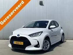 Wit Gebruikt 2022 Toyota Yaris Hybrid Hatchback | € 19.999 (Goede deal)