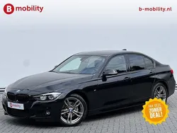 Zwart Gebruikt 2018 BMW 318 Executive Sedan | € 19.495 (Eerlijke prijs)