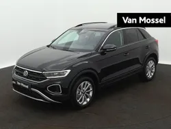 Zwart Nieuw 2024 VW T-Roc Edition SUV | € 39.945 (Super prijs)