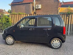 Zwart Gebruikt 2003 Opel Agila Essentia Hatchback | € 999 (Eerlijke prijs)