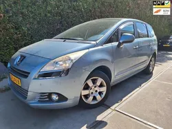Blauw, metallic lak Gebruikt 2010 Peugeot 5008 MPV | € 1.800 (Super prijs)