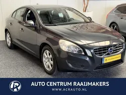 Grijs, metallic lak Gebruikt 2012 Volvo S60 Kinetic Sedan | € 9.440 (Duur)