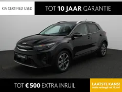 Zwart, metallic lak Gebruikt 2024 Kia Stonic SUV | € 26.400 (Eerlijke prijs)