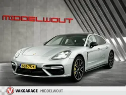 Grijs, metallic lak Gebruikt 2017 Porsche Panamera Turbo S Sedan | € 69.950 (Goede deal)