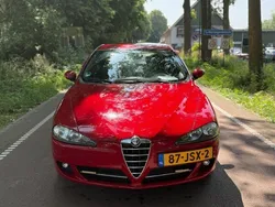 Rood Gebruikt 2009 Alfa Romeo 147 Distinctive Hatchback | € 1.899 (Goede deal)