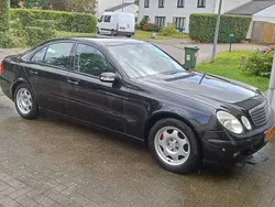 Zwart Gebruikt 2005 Mercedes E200 Classic Sedan | € 4.500