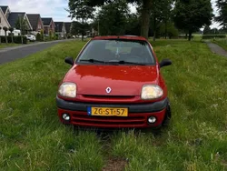 Rood Gebruikt 1999 Renault Clio II Hatchback | € 750 (Iets duurder)
