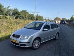 Grijs Gebruikt 2006 Skoda Fabia Hatchback | € 1.249 (Eerlijke prijs)