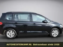 Zwart Gebruikt 2021 VW Touran MPV | € 40.950