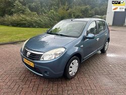Blauw Gebruikt 2010 Dacia Sandero Lauréate Hatchback | € 2.099 (Eerlijke prijs)