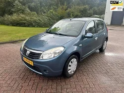 Blauw Gebruikt 2010 Dacia Sandero Lauréate Hatchback | € 2.199 (Eerlijke prijs)