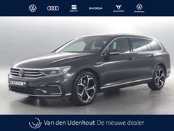Grijs Gebruikt 2023 VW Passat Business Stationwagen | € 32.940 (Eerlijke prijs)