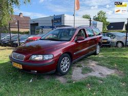 Rood Gebruikt 2003 Volvo V70 Stationwagen | € 1.999 (Eerlijke prijs)