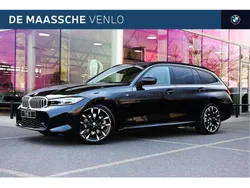 Zwart, metallic lak Nieuw 2025 BMW 330 Executive Stationwagen | € 74.995