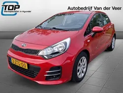 Rood Gebruikt 2015 Kia Rio Hatchback | € 9.950 (Eerlijke prijs)