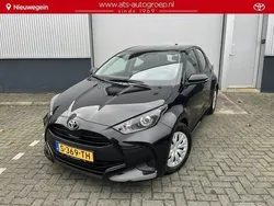 Zwart Gebruikt 2023 Toyota Yaris Active Hatchback | € 19.750 (Eerlijke prijs)
