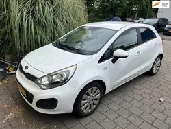 Wit Gebruikt 2012 Kia Rio Comfort Hatchback | € 2.250