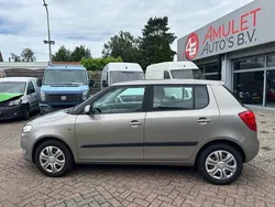 Beige Gebruikt 2011 Skoda Fabia Ambition Hatchback | € 2.895 (Eerlijke prijs)