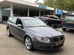 Grijs Gebruikt 2009 Volvo V70 Momentum Stationwagen | € 16.900 (Iets duurder)