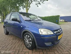 Blauw Gebruikt 2005 Opel Corsa Essentia Hatchback | € 999 (Goede deal)