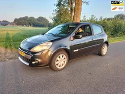 Zwart Gebruikt 2011 Renault Clio II Authentique Hatchback | € 1.550 (Eerlijke prijs)