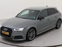 Grijs Gebruikt 2020 Audi A3 Sportback S-Line Hatchback | € 18.950 (Super prijs)